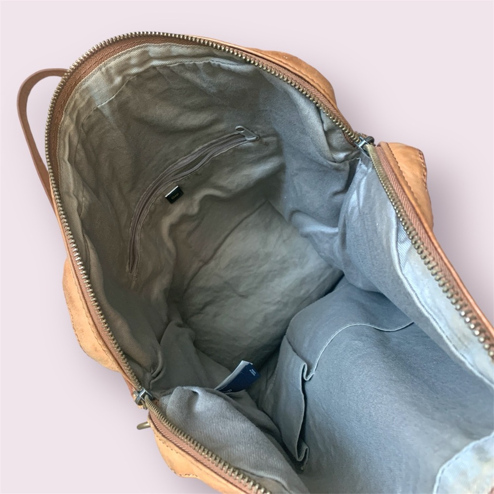 👜Tuscany soft leather camel color purse👜 - Picture 5 of 8